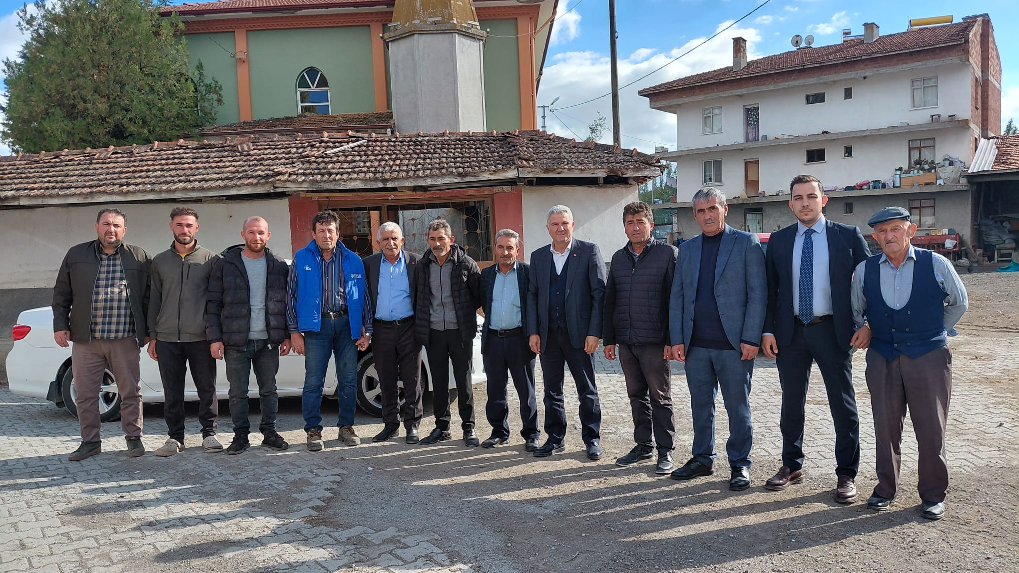 ALAGÖZ, KÖYLERİ ZİYARET EDEREK TALEPLERİ DİNLEDİ